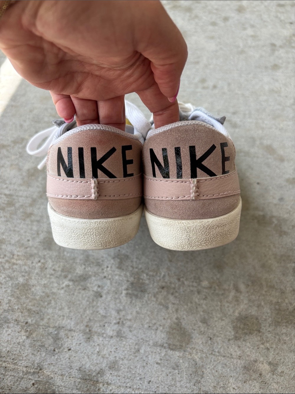 Nike Blazer White Low-Top ‘77 Jumbo Sneakers in White/Rose Whisper/Pink Oxford - Picture 6 of 14